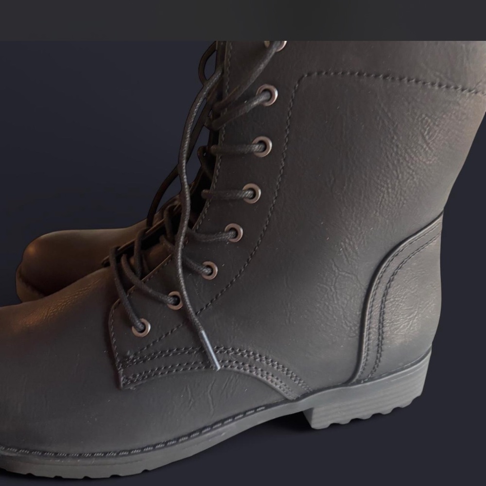 Women’s size 12 Amazon essentials compact boots New without tag - Picture 2 of 6